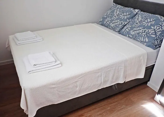 In - Paklenica Riviera 50354 Селине